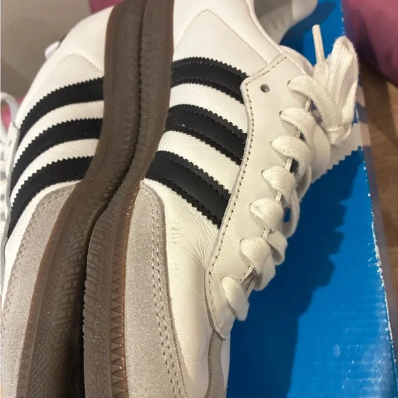 adidas Samba OG Shoes (M7/W8) - Picture 7 of 16